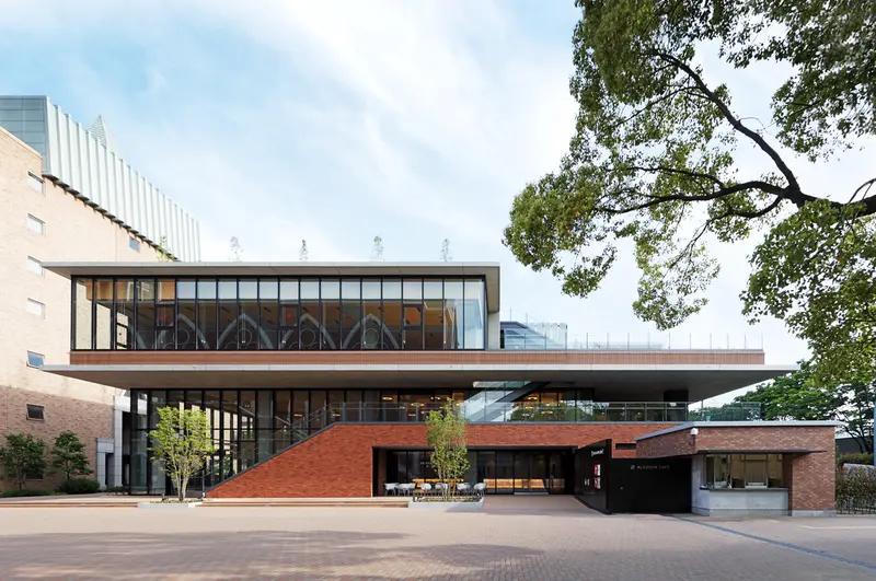 近畿大学 食堂棟  BLOSSOM CAFÉ